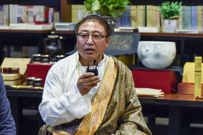安久·白瑪群加：絕對不能為了錢做手藝的傳承人，傳承手藝是因為我們有傳承民族特色文化的責任，要時刻謹記這一份責任。