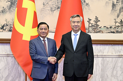 李希同越共中央政治局委員、中央書記處書記、中央檢查委員會主任陳錦繡舉行會談