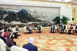 韓正會見中俄友好、和平與發展委員會第十四次全體會議與會代表