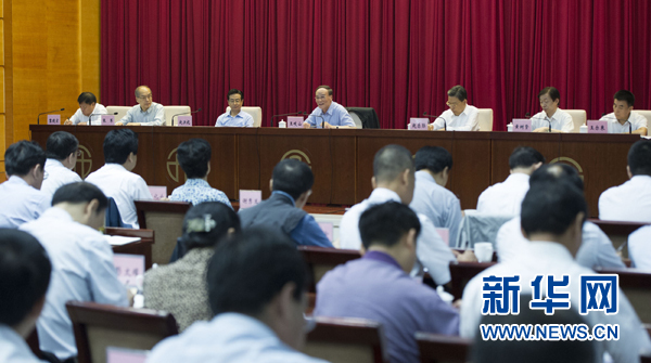 7月16日，中共中央政治局常委、中央紀(jì)委書記、中央巡視工作領(lǐng)導(dǎo)小組組長(zhǎng)王岐山在北京出席2014年中央第二輪巡視工作動(dòng)員部署會(huì)并講話。新華社記者黃敬文 攝 