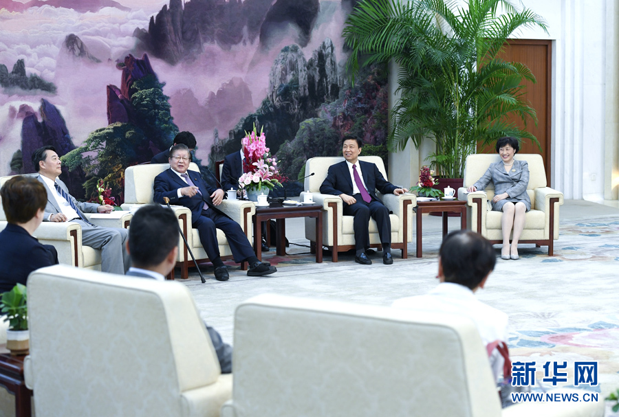 9月20日，國家副主席李源潮在北京會見由黨的最高顧問、前眾議長橫路孝弘率領的日本民進黨政治家代表團。 新華社記者 張領 攝 