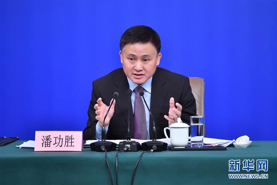 （兩會(huì)·XHDW）（10）中國人民銀行行長(zhǎng)周小川等就“金融改革與發(fā)展”答記者問