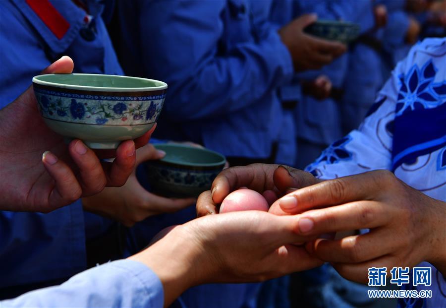 （新華全媒頭條·不忘初心、牢記使命——記者再走長(zhǎng)征路·圖文互動(dòng)）（4）風(fēng)展紅旗如畫(huà)——來(lái)自長(zhǎng)征出發(fā)地長(zhǎng)汀、寧化的紅色信仰報(bào)告 