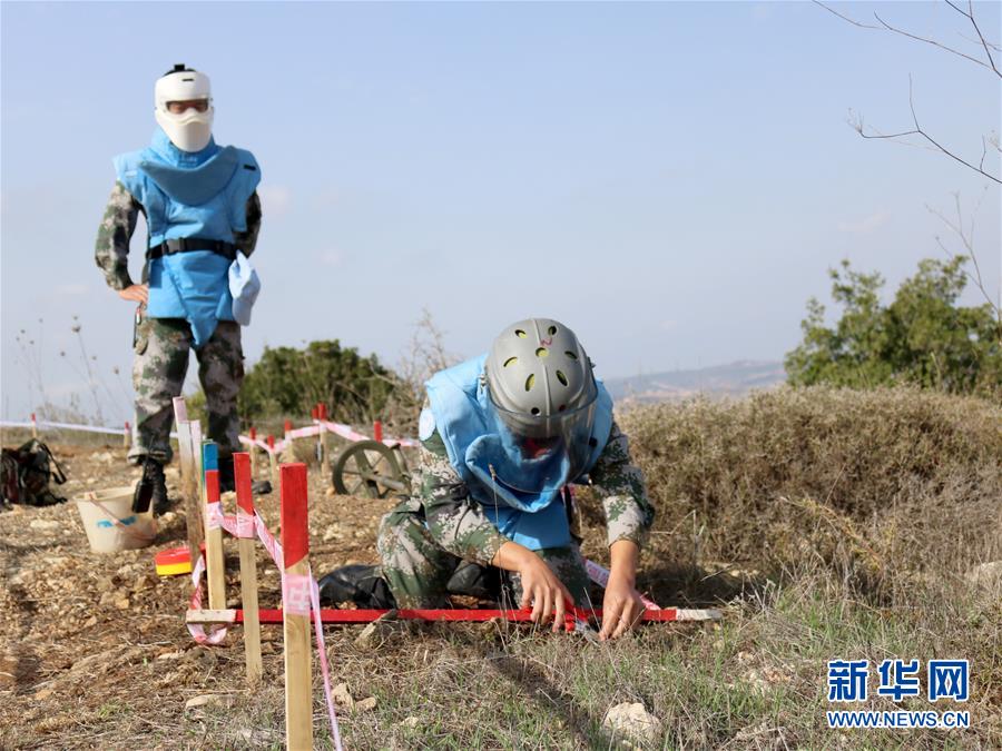（新華全媒頭條·圖文互動(dòng)）（12）沿著中國(guó)特色強(qiáng)軍之路闊步前進(jìn)——黨中央、中央軍委領(lǐng)導(dǎo)推進(jìn)國(guó)防和軍隊(duì)建設(shè)70年紀(jì)實(shí)
