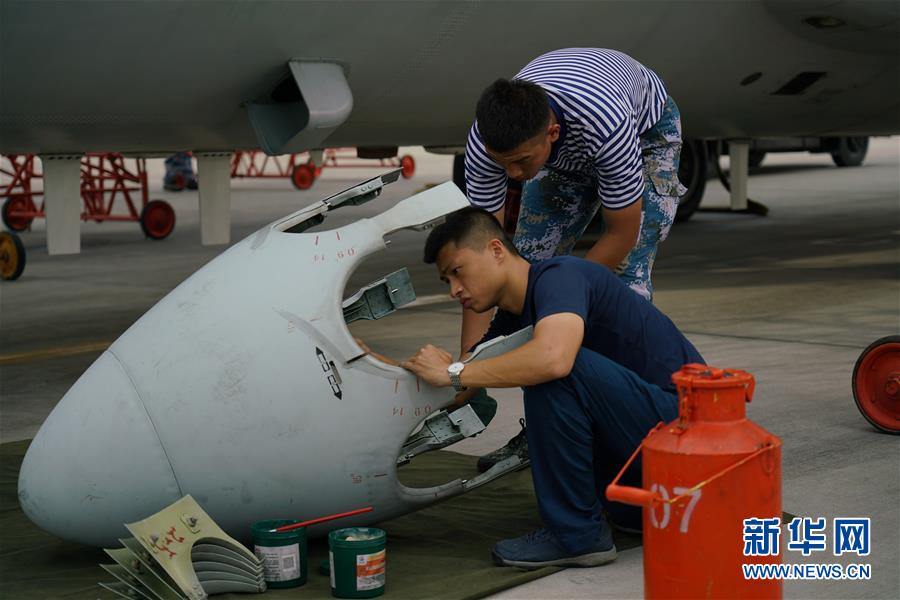（在習近平強軍思想指引下·我們在戰(zhàn)位報告·圖文互動）（5）偵天探海 狩獵海空——南部戰(zhàn)區(qū)海軍航空兵某師加速轉型提升新質戰(zhàn)斗力記事