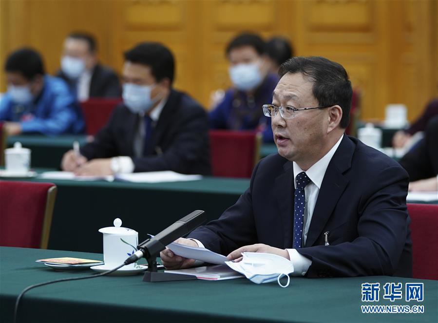 （新華全媒頭條·圖文互動）（9）從人民中汲取磅礴力量——習(xí)近平總書記同出席2020年全國兩會人大代表、政協(xié)委員共商國是紀(jì)實