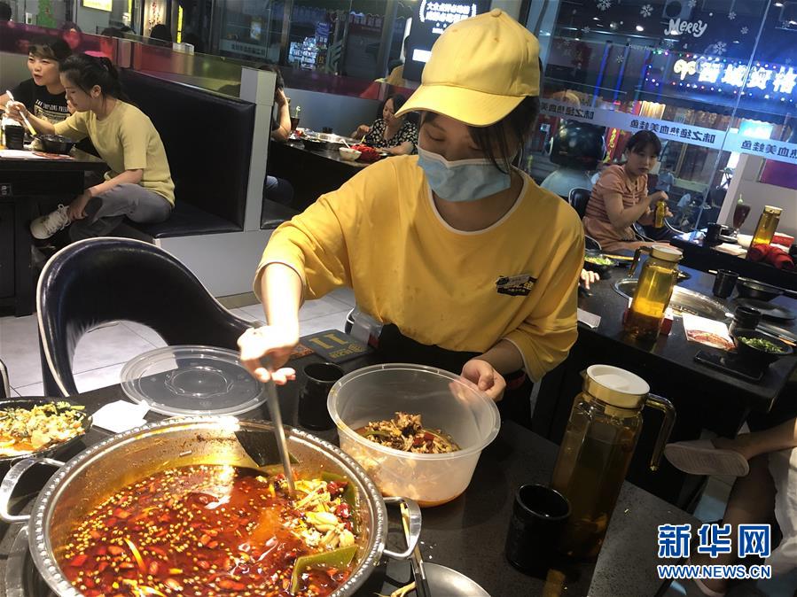 （在習近平新時代中國特色社會主義思想指引下——新時代新作為新篇章·習近平總書記關切事·圖文互動）（1）珍惜盤中餐，狠剎浪費風——各地積極行動堅決制止餐飲浪費
