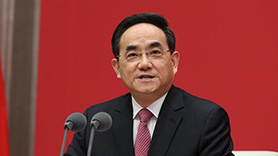 中央宣傳部副部長(zhǎng)、國(guó)務(wù)院新聞辦公室主任徐麟主持發(fā)布會(huì)