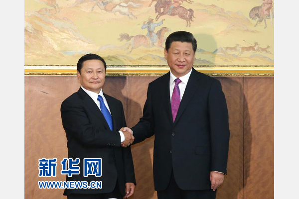 8月22日，國家主席習(xí)近平在烏蘭巴托會見蒙古國總理阿勒坦呼亞格。 新華社記者龐興雷攝 