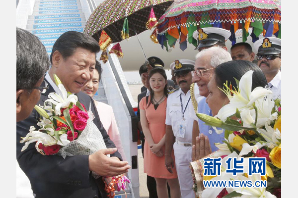 9月17日，國家主席習(xí)近平抵達(dá)古吉拉特邦艾哈邁達(dá)巴德市，開始對印度進(jìn)行國事訪問。 新華社記者 鞠鵬 攝