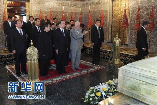 11月4日，中國全國政協主席俞正聲在拉巴特拜謁穆罕默德五世墓。新華社記者 張鐸 攝