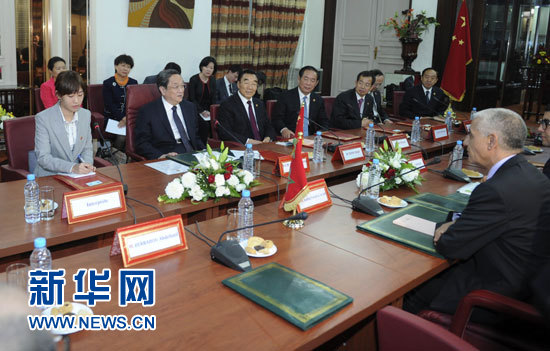 11月3日，中國全國政協主席俞正聲在拉巴特會見摩洛哥眾議長阿拉米。 新華社記者 張鐸 攝