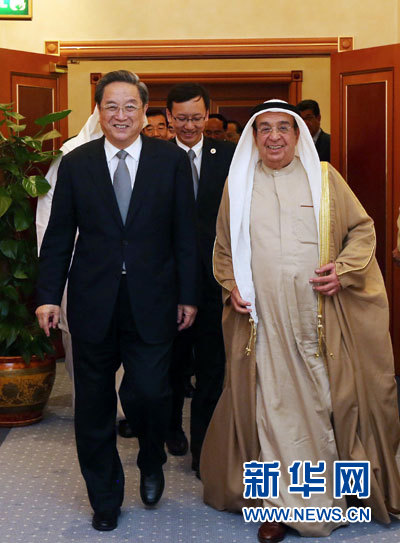 11月6日，正在巴林進行正式友好訪問的全國政協主席俞正聲在麥納麥會見巴林副首相穆罕默德。 新華社記者劉衛兵攝